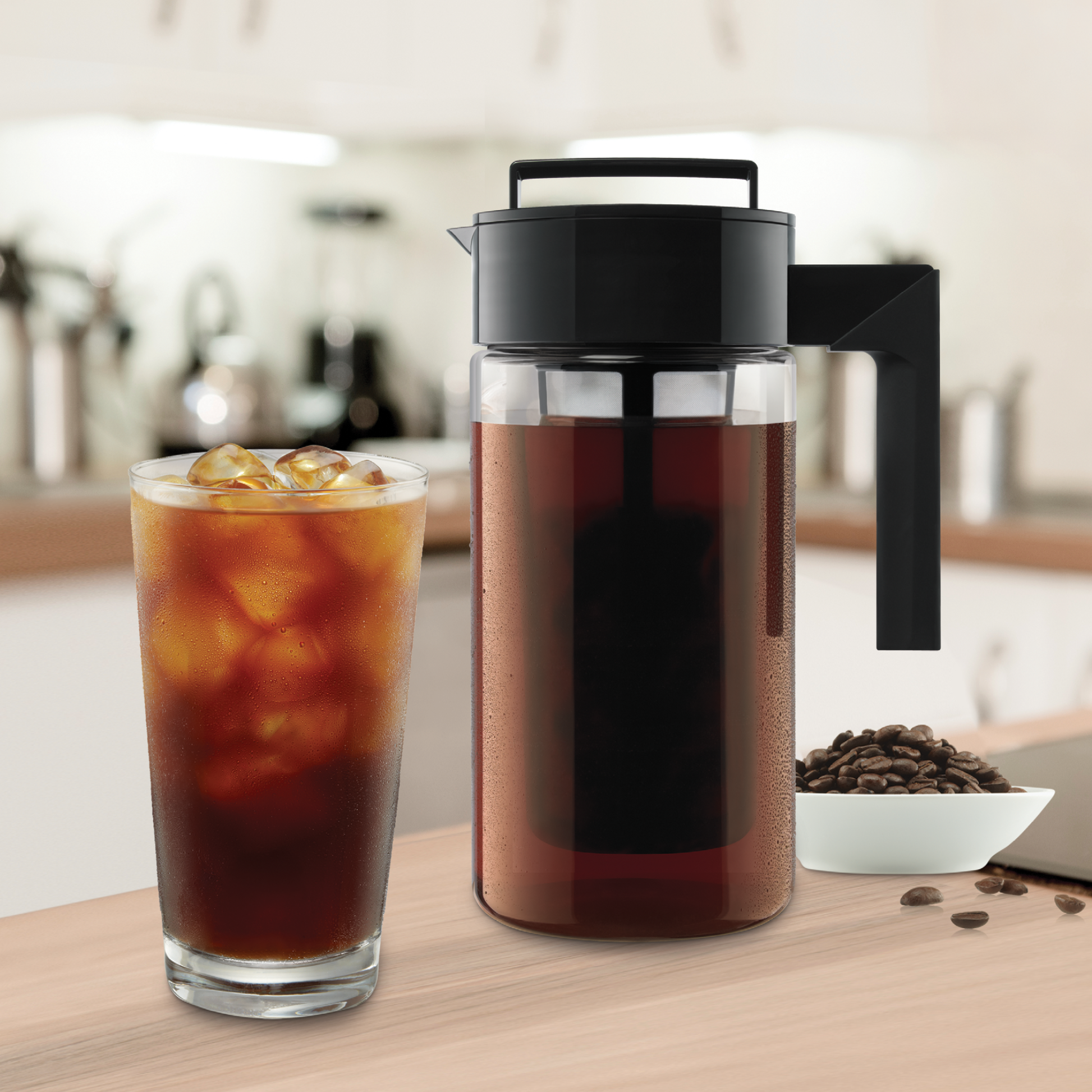 cold-brew-coffee-maker-w2 10310-ColdBrewCoffeeMaker-1qt-lifestyle2.png
