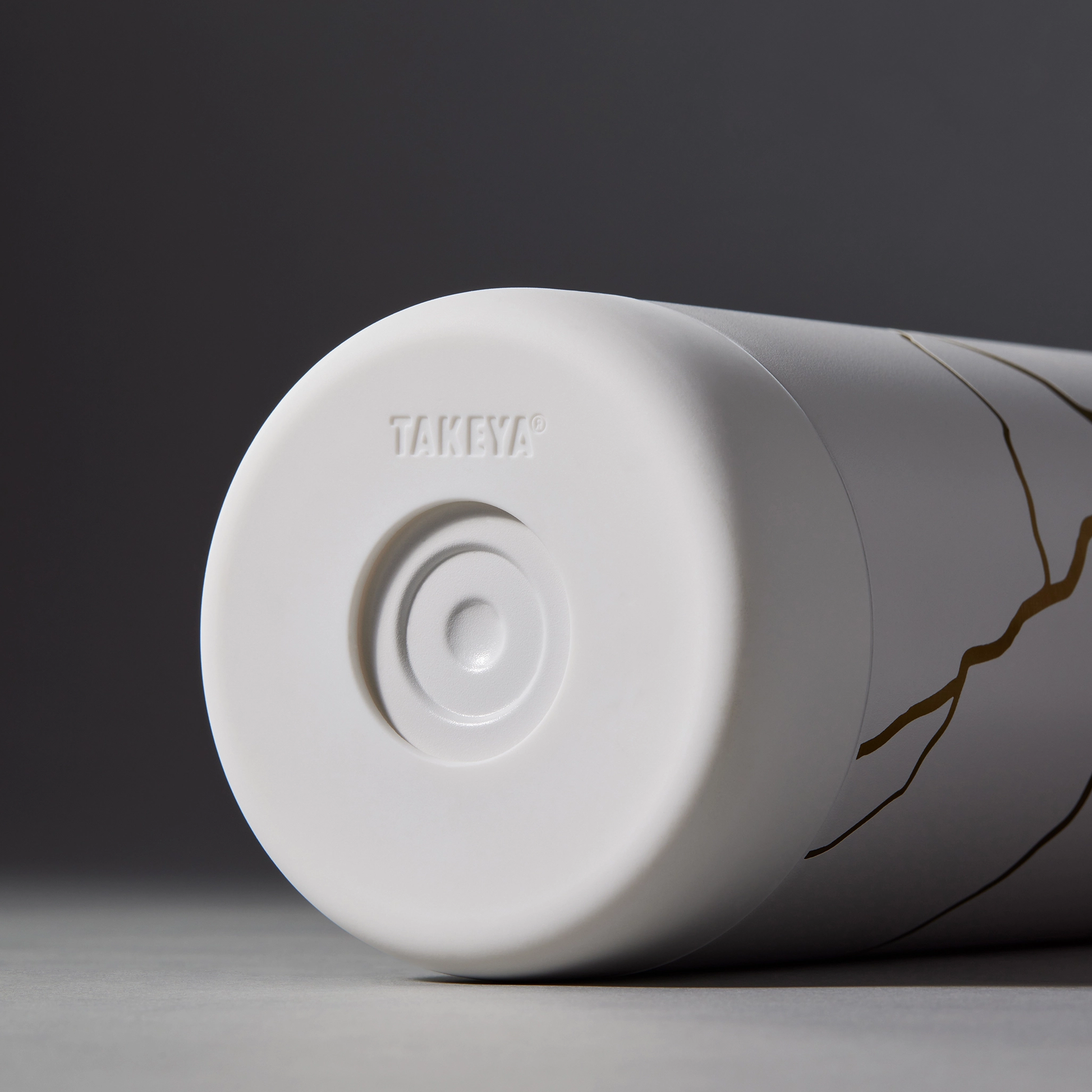 kintsugi-water-bottle-with-straw-lid-q6 51389-TK_HO25_Kintsugi_Takeya9255.png