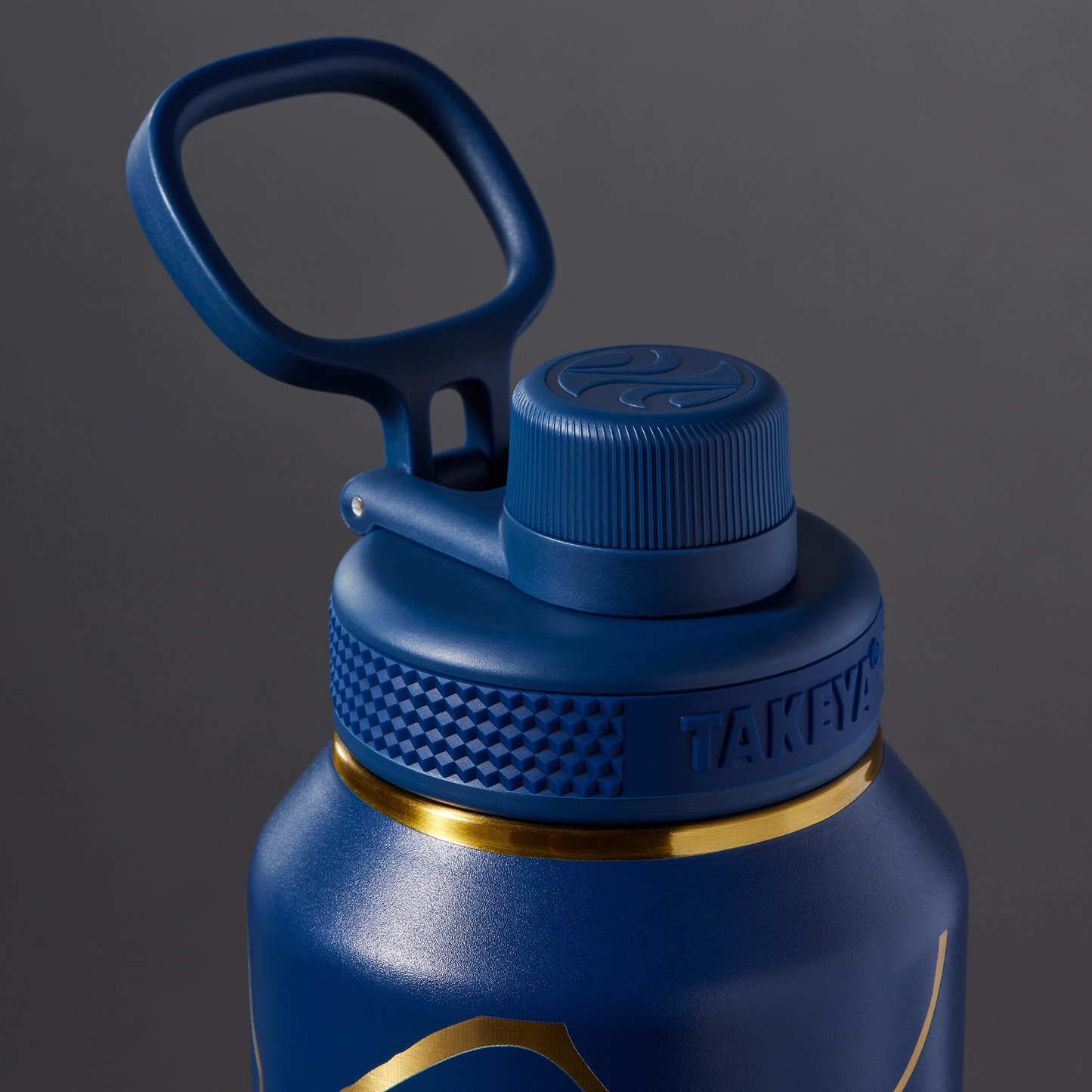 kintsugi-water-bottle-with-spout-lid-j0 51390-TK_HO25_Kintsugi_Takeya9266.png